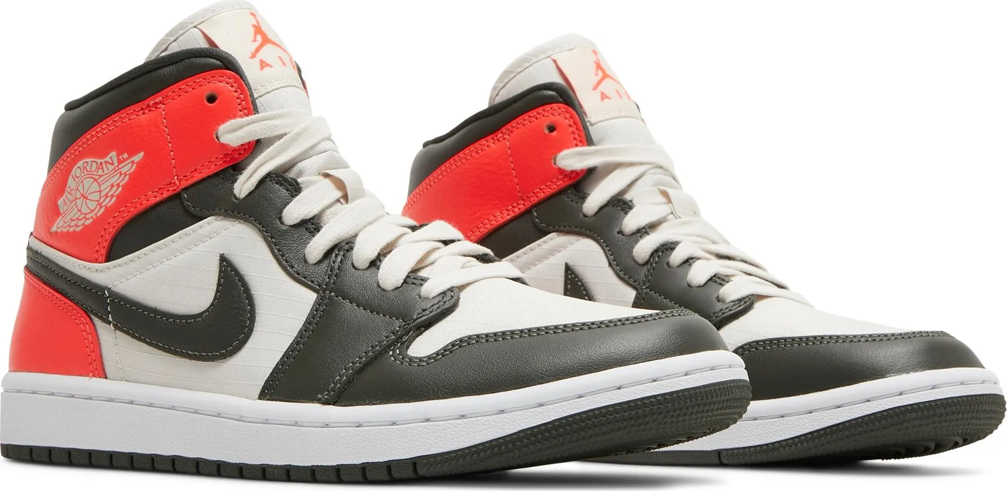 Air Jordan 1 Mid SE 'Newsprint' (W)