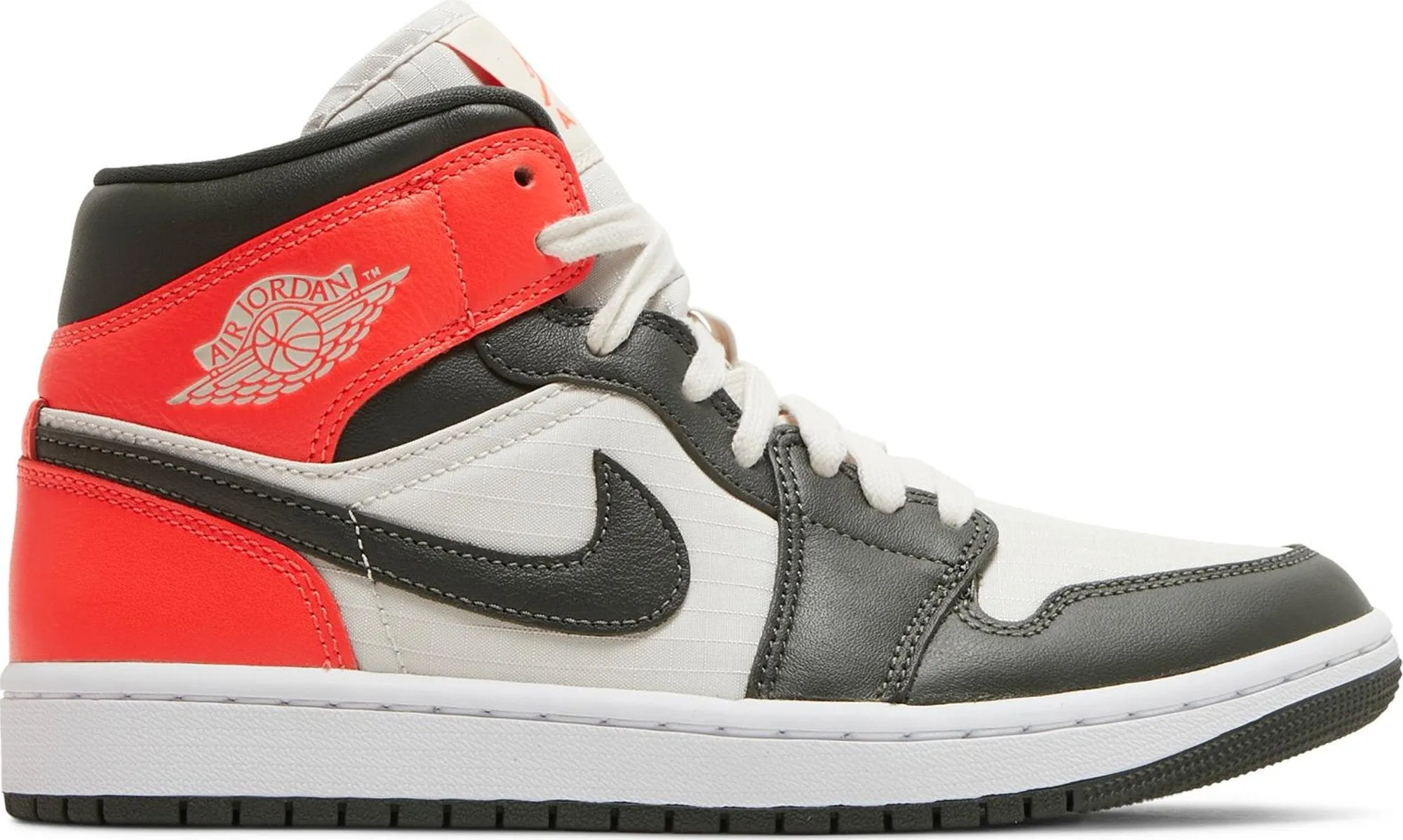 Air Jordan 1 Mid SE 'Newsprint' (W)