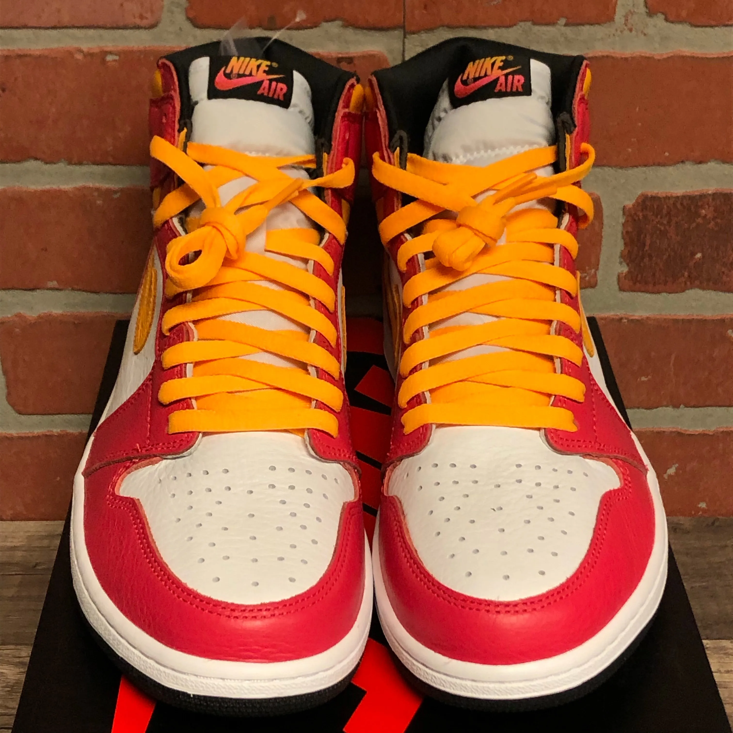 DS Air Jordan 1 High Light Fusion Red