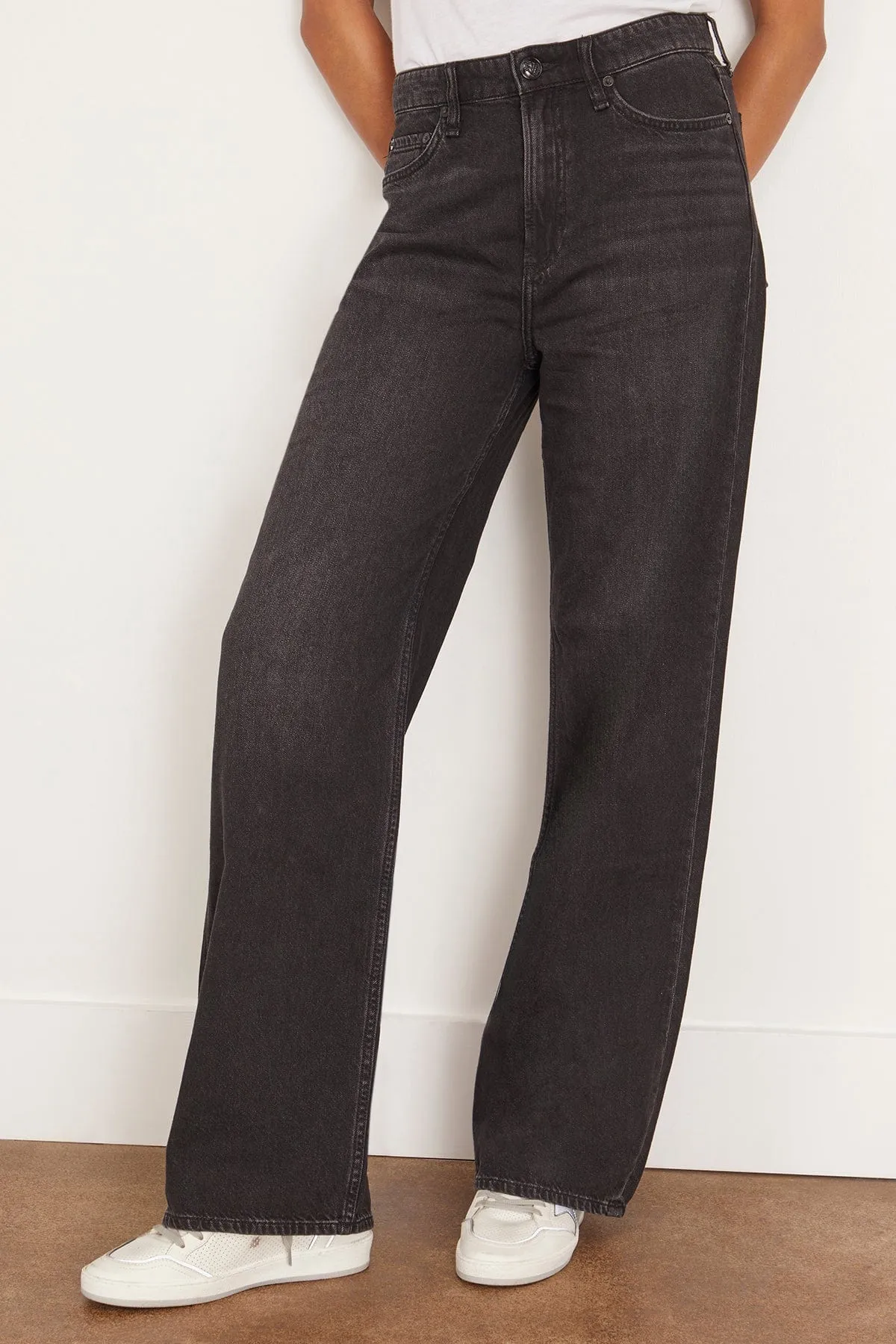 Featherweight Logan Mid-Rise Wide Leg Jean in Jet Black