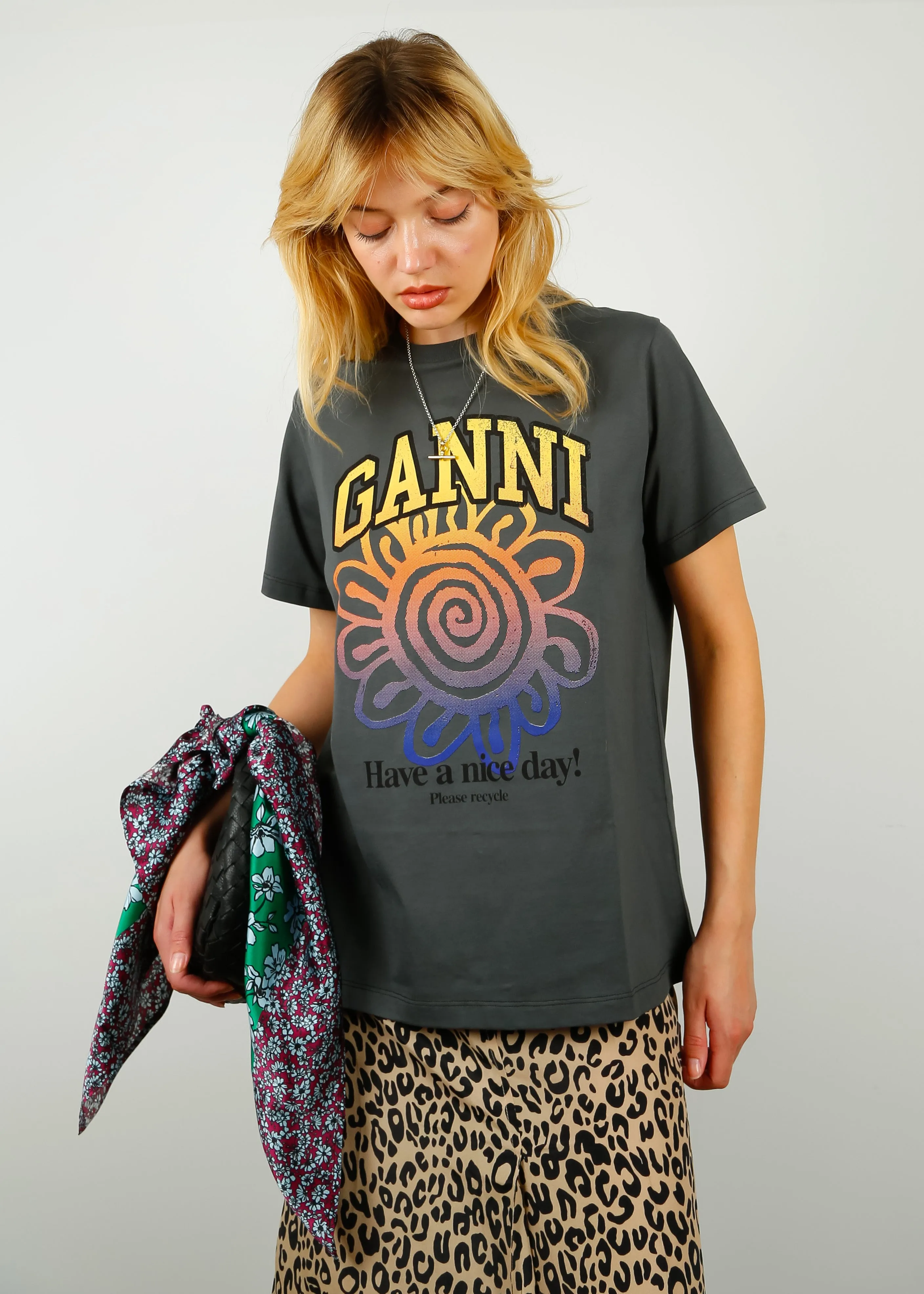 GANNI T3717 Flower Relaxed Tee in Volcanic Ash
