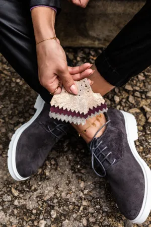 La 6ème Brothel Derby with Bordeaux & Gold Fringes