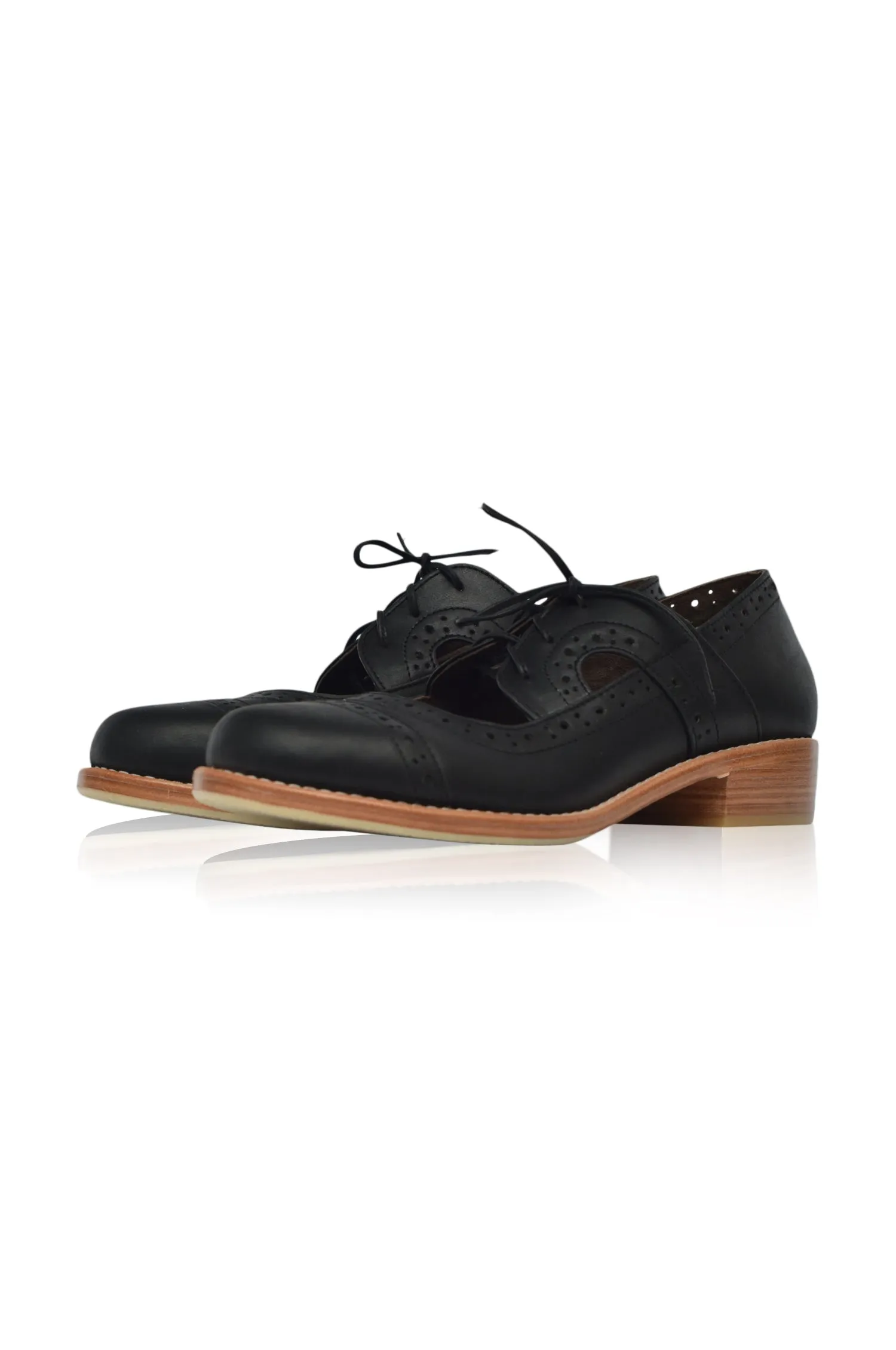Scandinavia Leather Oxfords (Sz. 5)